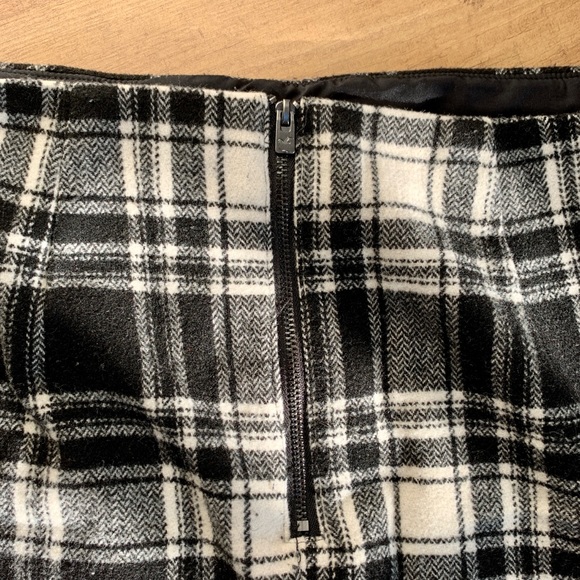Black and White Plaid Envelope Mini Skirt - Picture 6 of 6